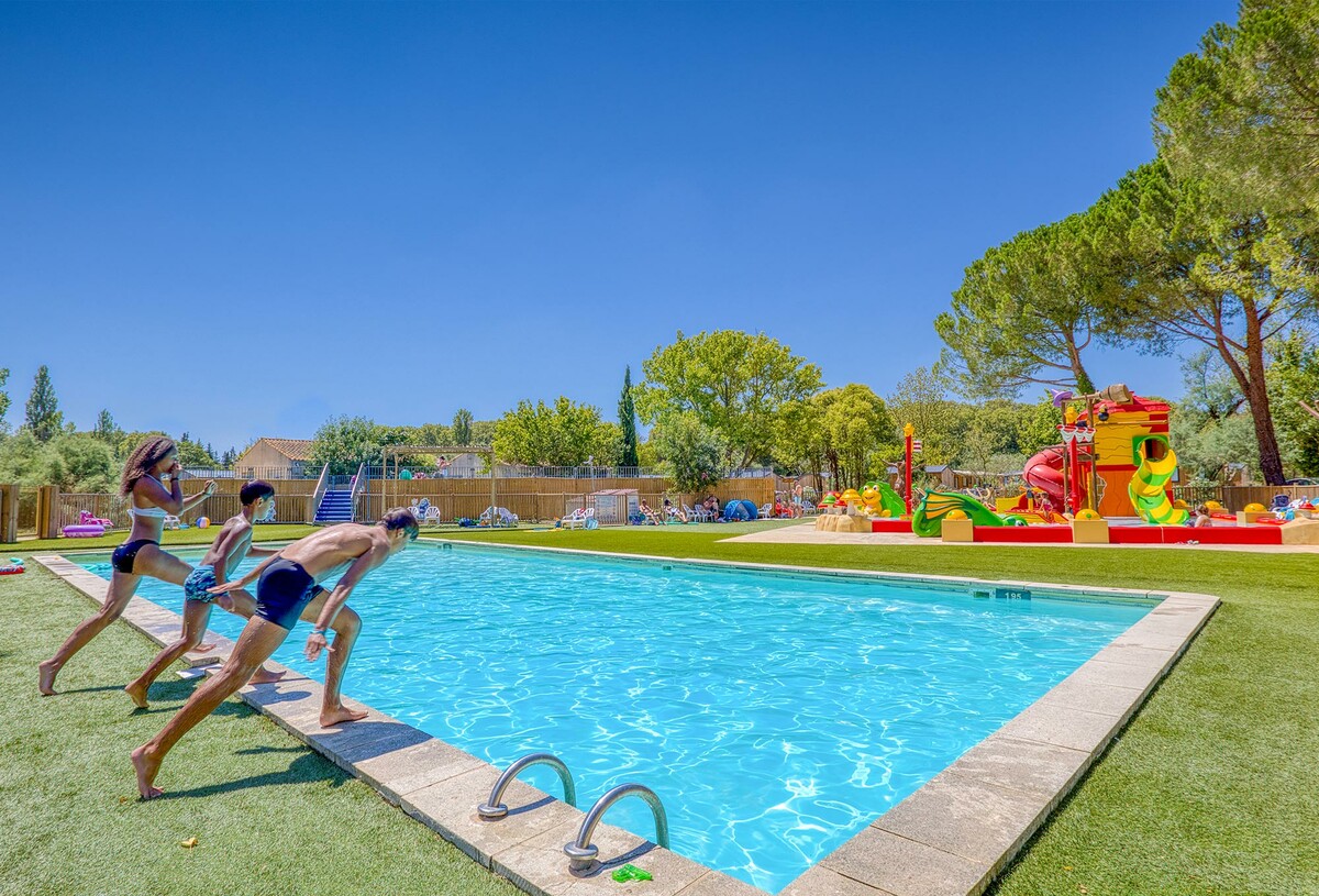 slider_07_monte_cristo_piscine-82590339_0.jpg